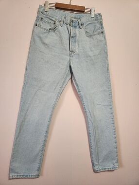 Levi's 501 Original Fit Women's Light Wash Straight Leg Blue Denim Jeans 30x30